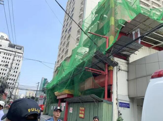 菲律宾一家汽车旅馆坍塌 数人受伤2人失踪